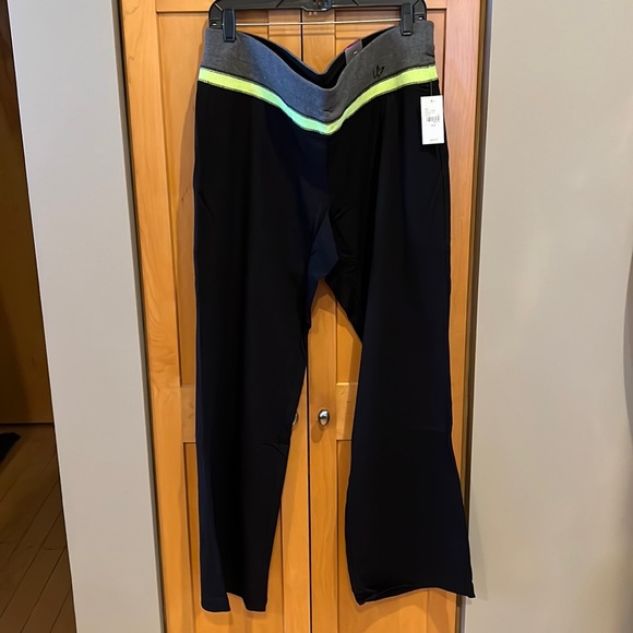 Livi Active Pants & Jumpsuits Nwt Livi Yoga Pant Poshmark